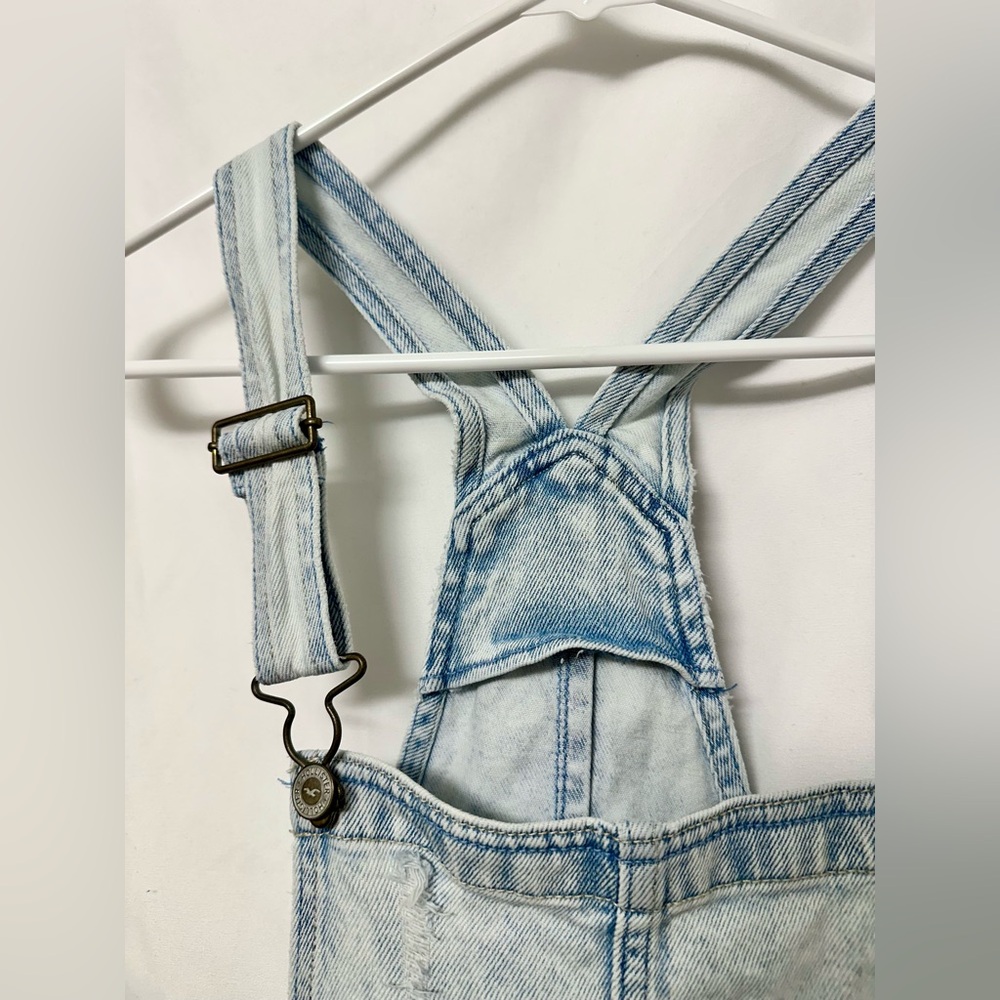 Hollister Boyfriend Short Overalls – Distressed Light Wash – Size S - Picture 8 of 12